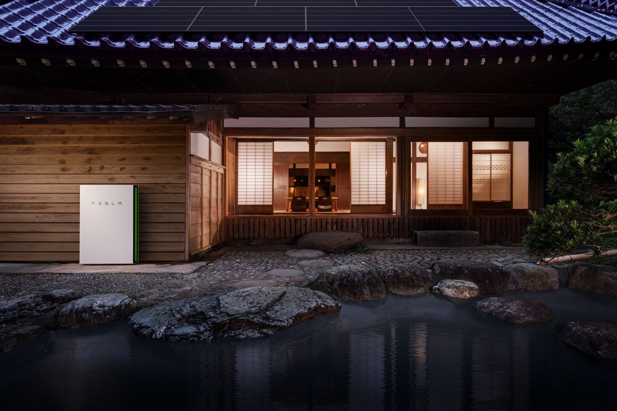 いよいよ国内住宅向けに「99万円」で参入、米テスラの蓄電池戦略とは