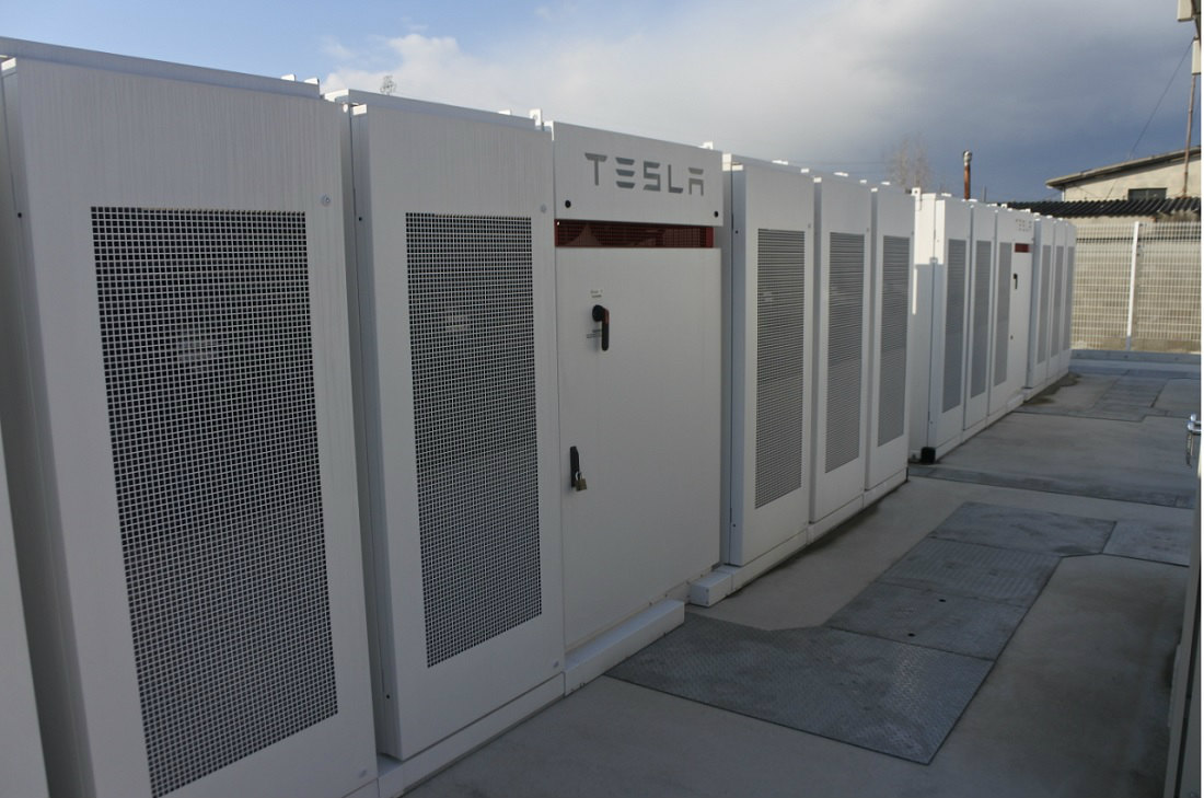 1つで「3役」をこなす近鉄のテスラ製蓄電池 - 特集 - メガソーラー