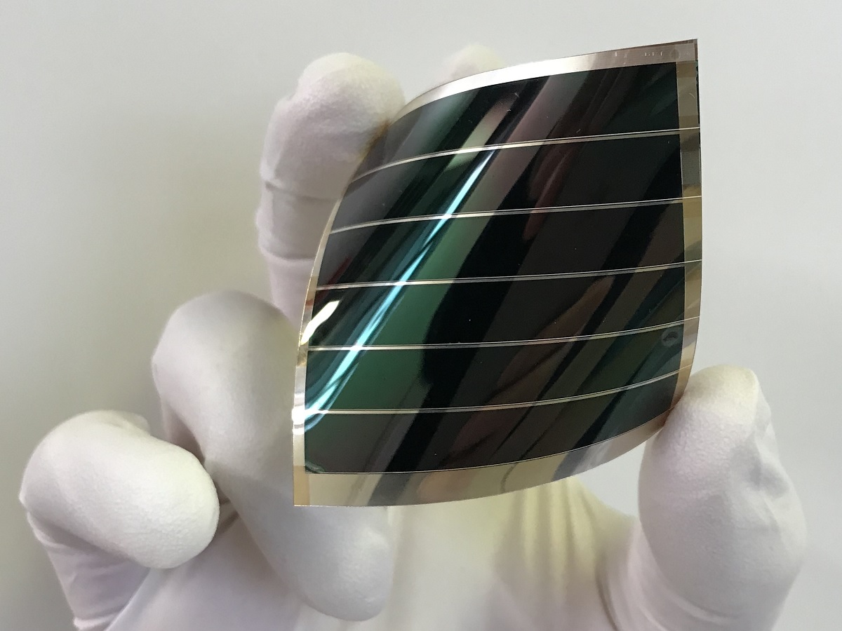 室内光で世界最高効率、有機薄膜太陽電池で新材料 - ニュース
