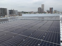 横浜みらいサテライト屋上の自家消費型太陽光発電設備