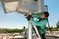 Power for Impactプログラムで設置した南アフリカ・ディップスラウッド郡区の太陽光発電設備