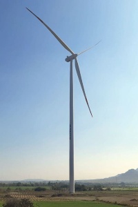 SMG向けの太陽光と風力のハイブリッド型発電施設