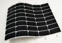 変換効率32.65％を達成した軽量・フレキシブルな太陽電池モジュール