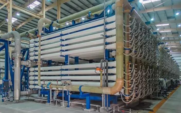 日立造船グループ企業によるRO型海水淡水化プラント(オマーン)