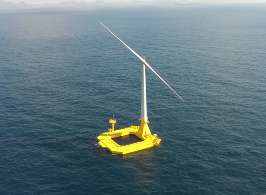 北九州沖で実証している浮体式洋上風力発電設備