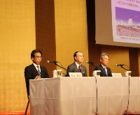 記者会見の様子