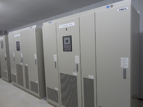 5社のパネルを設置した津山市のメガソーラー 探訪 メガソーラービジネス 日経bp