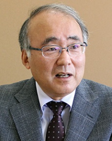 「大規模な太陽光設備に一定の建築基準は必要」、日本風工学会の植松会長に聞く - トラブル - メガソーラービジネス plus : 日経BP