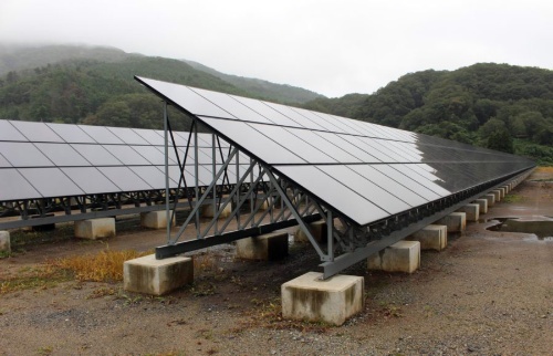 「ヘテロ接合型」の量産を開始、カネカの太陽光パネルに転機(page 2)