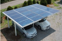 太陽光パネル一体型屋根を採用した非常用電源付きカーポート「e-hizashi」