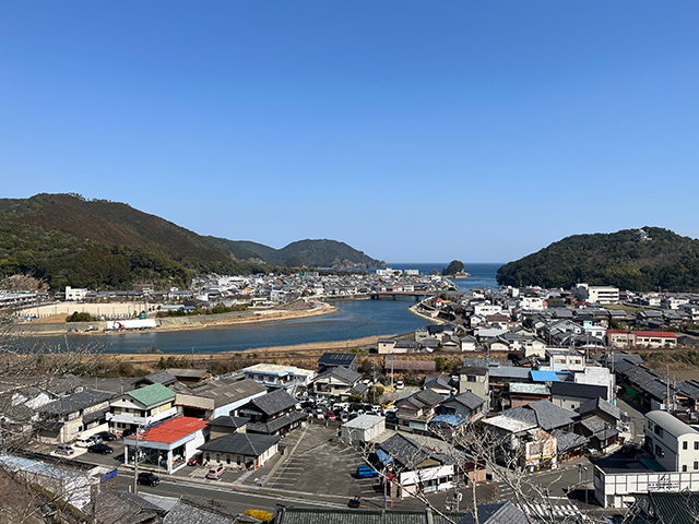 八十八ヶ所霊場 第23番札所 薬王寺から望む美波町