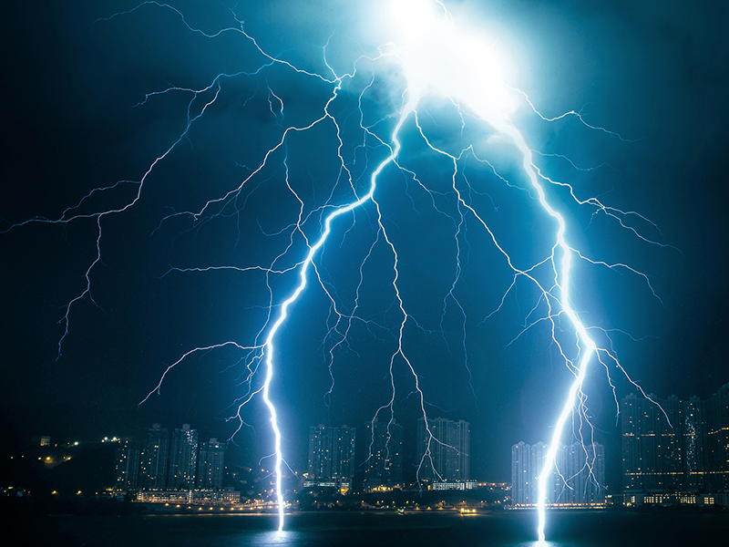 落雷被害を99.9％まで防ぐ避雷針 | 一歩先への道しるべ ビズボヤージュ