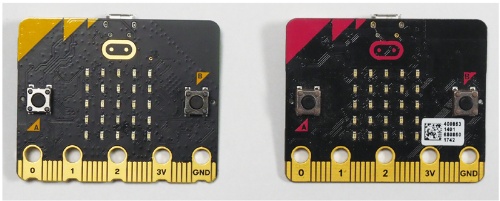 図1 ●micro:bit v2（左）とmicro:bit（右）の表面。v2ではロゴマークがタッチ検出機能付きになり、マイク入力を示すLEDも用意されている