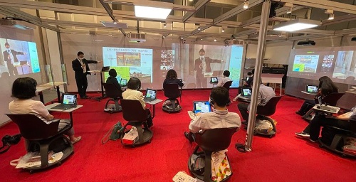 内田洋行による、未来の学校現場を提案する実践例「フューチャークラスルームでハイフレックス授業を体験しよう」
