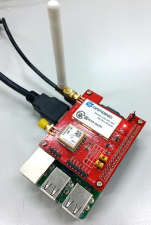 図2　基地局のラズパイにはLoRa/GPS HATを取り付けて長距離通信を実現