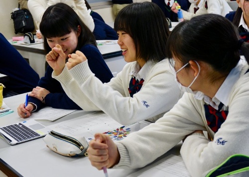 埼玉県教育委員会はジグソー法を用いた協調学習に力を入れている。教材作成や配布、意見共有の効率アップや話し合いの時間を確保するためにICTを導入